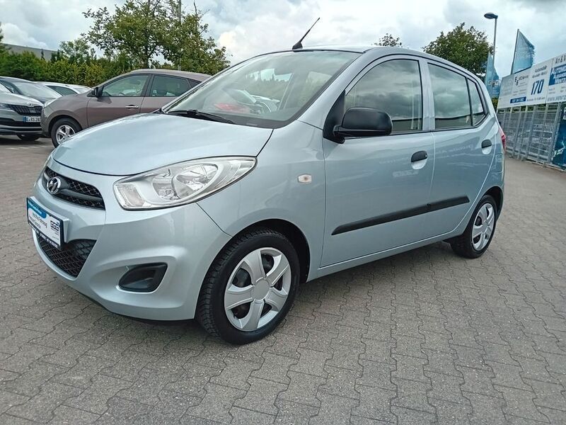 Silber Gebraucht 2012 Hyundai i10 Edition Kleinwagen | 5.999 € (Teuer) - Bild 1/4