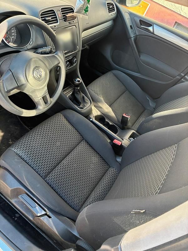 Gebraucht VW Golf VI 105 PS (77 kW) 2010 Blau Kleinwagen