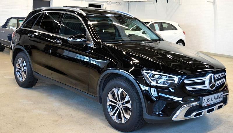 Gebraucht Mercedes GLC200 163 PS (119 kW) 2022 Schwarz SUV