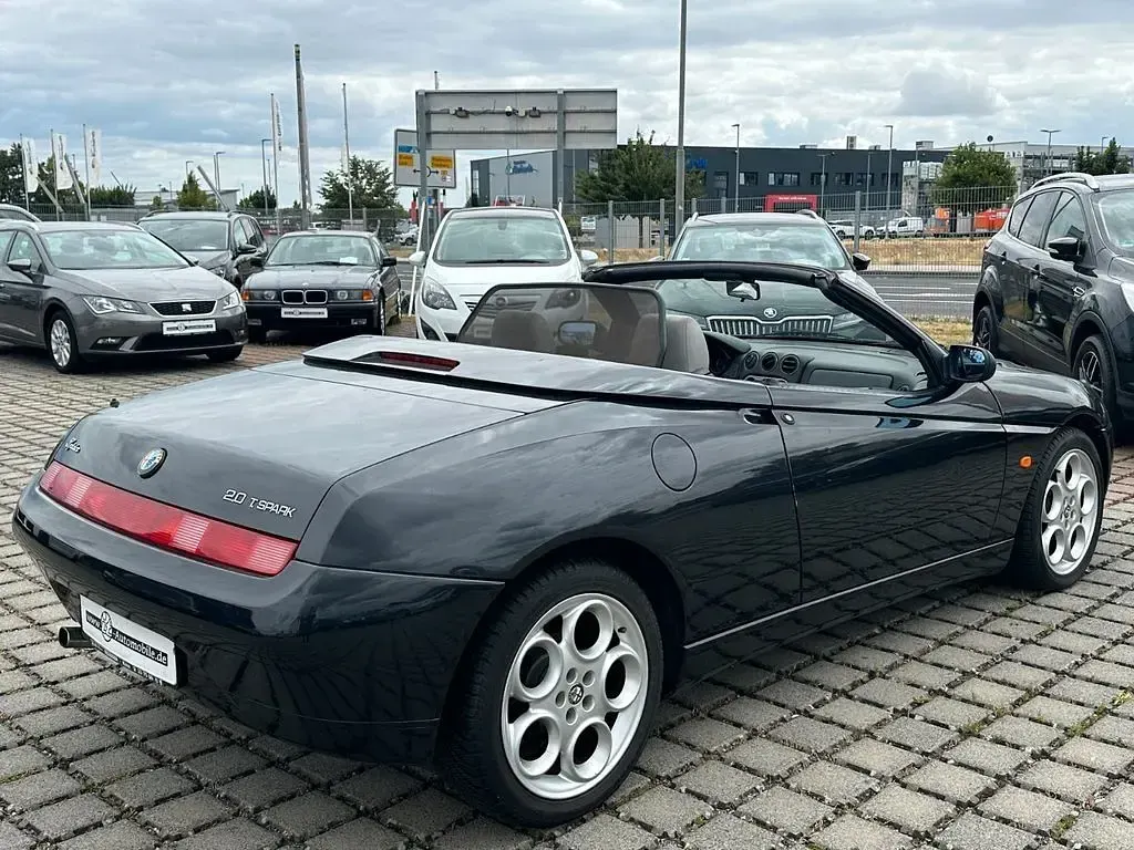 Gebraucht Alfa Romeo Spider 150 PS (110 kW) 2002 Schwarz Cabrio
