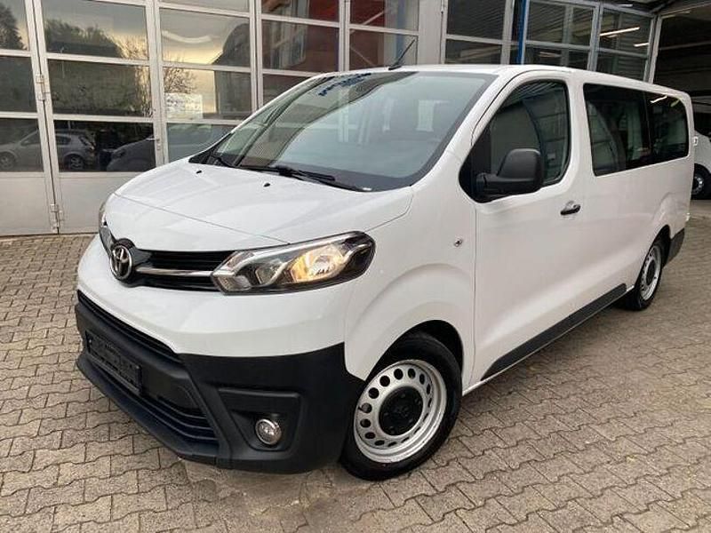 Weiß Gebraucht 2022 Toyota Proace Comfort Van / Kleinbus | 19.999 € (Fairer Preis) - Bild 1/4