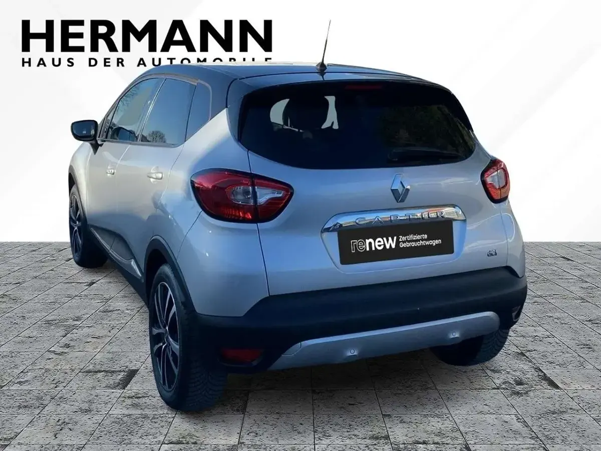 Używany Renault Captur XMOD 110 KM (80 kW) 2016 Srebrny SUV