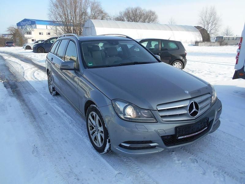 Gebraucht Mercedes C200 136 PS (100 kW) 2013 Silber Kombi