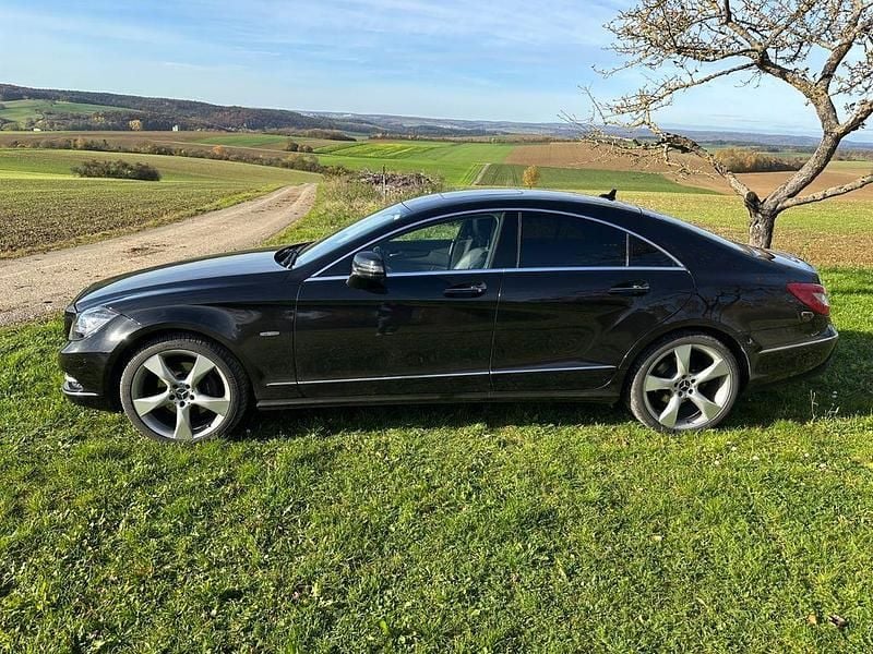Schwarz Gebraucht 2013 Mercedes CLS350 Limousine | 23.800 € (Fairer Preis) - Bild 1/4