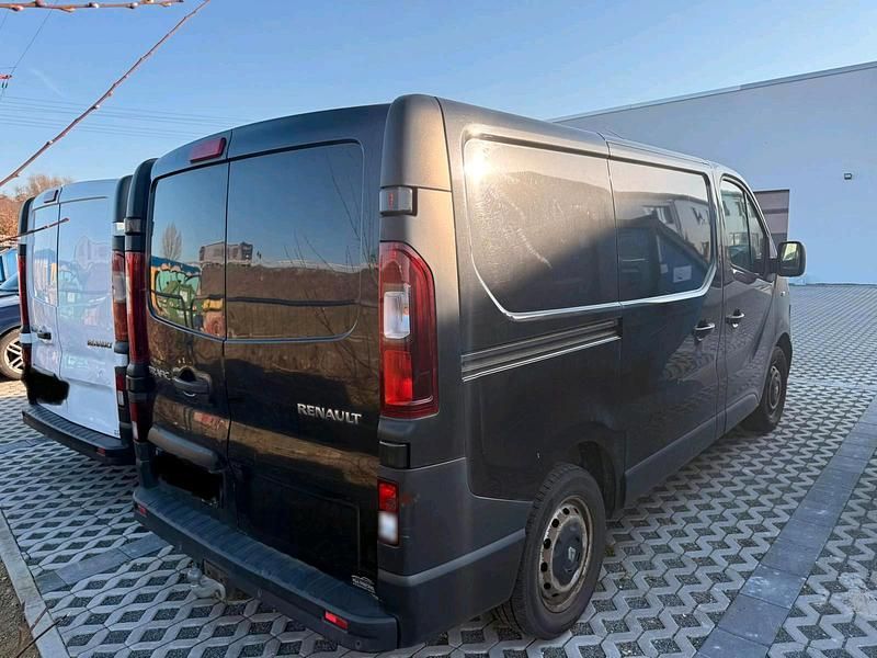 Gebraucht Renault Trafic 90 PS (66 kW) 2015 Schwarz Van / Kleinbus