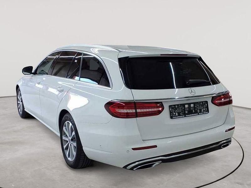 Gebraucht Mercedes E200 197 PS (144 kW) 2021 Weiß Limousine
