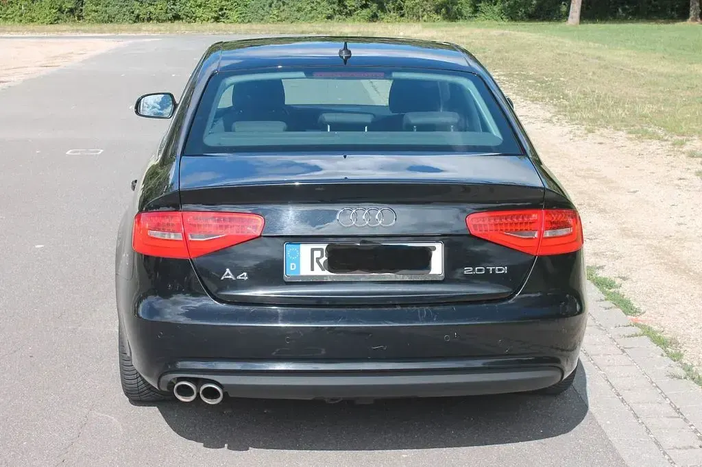 Gebraucht Audi A4 Ambition 150 PS (110 kW) 2015 Schwarz Limousine
