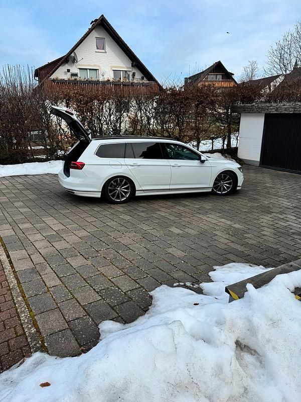 Gebraucht VW Passat Highline 179 PS (131 kW) 2017 Weiß Kombi