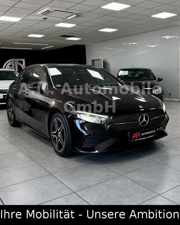 Schwarz Gebraucht 2023 Mercedes A180 AMG line Limousine | 21.900 € (Guter Preis) - Bild 1/4