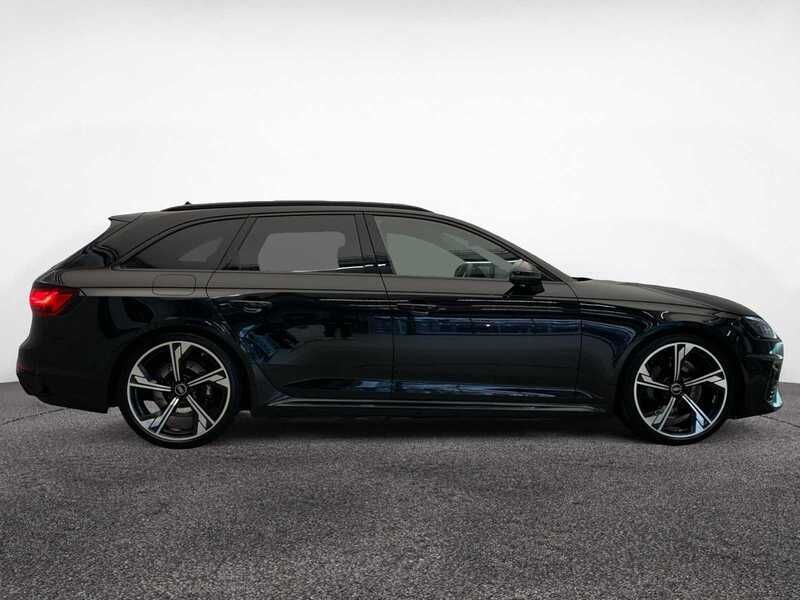 Gebraucht Audi RS4 Ambiente 450 PS (330 kW) 2022 Mythosschwarz metallic Kombi