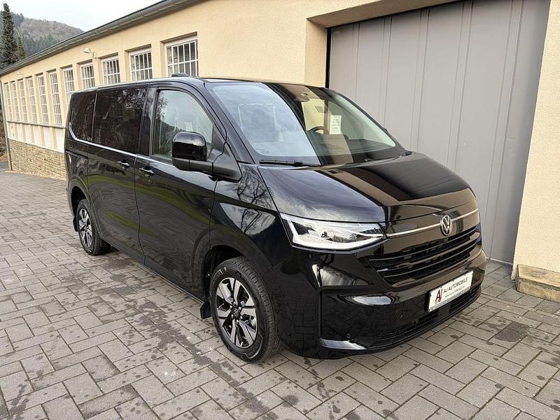 Neu VW T7 Style 150 PS (110 kW) 2026 Midnight black metallic Van