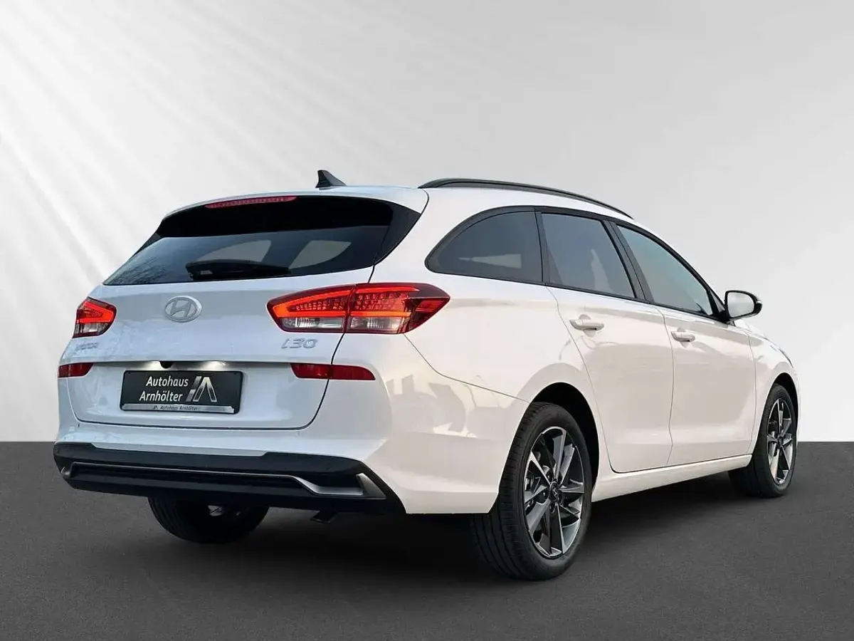 Neu Hyundai i30 Trend 150 PS (110 kW) 2026 Serenity white Kombi