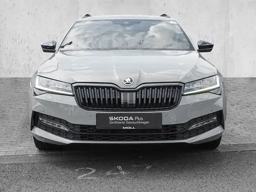 Gebraucht Skoda Superb SportLine 200 PS (147 kW) 2024 Stahlgrau Kombi