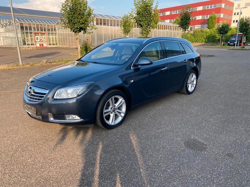 Blau Gebraucht 2009 Opel Insignia Cosmo Kombi | 5.900 € - Bild 1/4