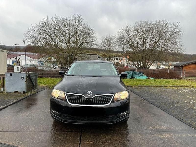 Gebraucht Skoda Rapid Ambition 95 PS (69 kW) 2018 Schwarz Kleinwagen