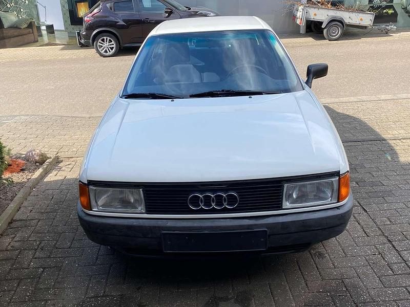 Second-hand Audi 80 75 CP (55 kW) 1987 Alb Berlinǎ