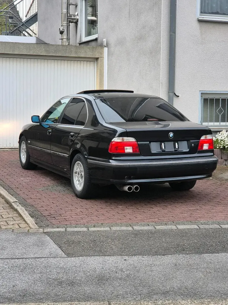 Second-hand BMW 520 150 CP (110 kW) 1998 Negru Berlinǎ