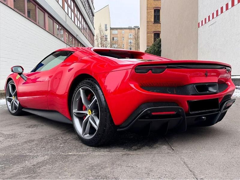 Second-hand Ferrari 296 829 CP (609 kW) 2024 Roșu Coupe