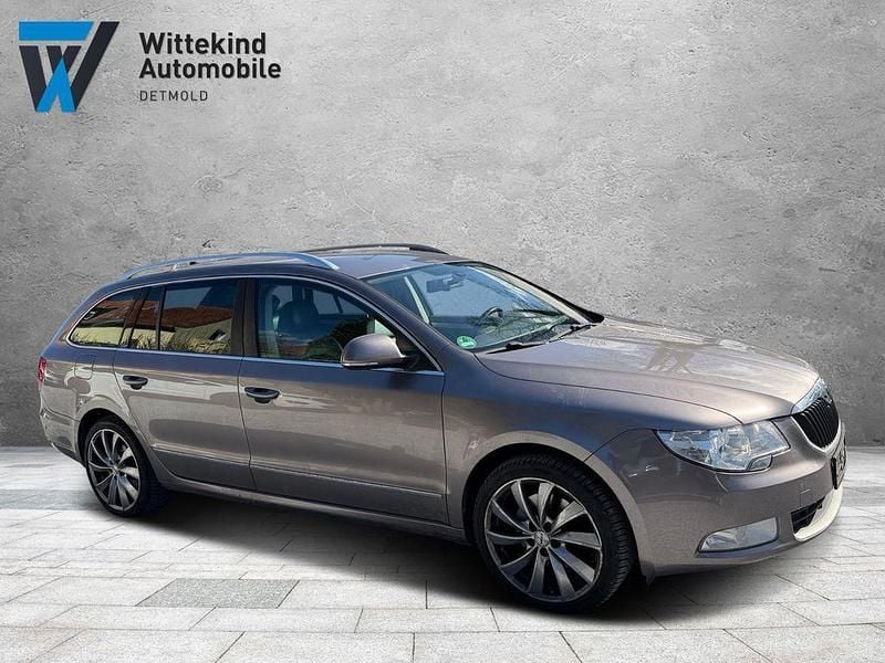 Gebraucht Skoda Superb Elegance 160 PS (117 kW) 2011 Violet Kombi