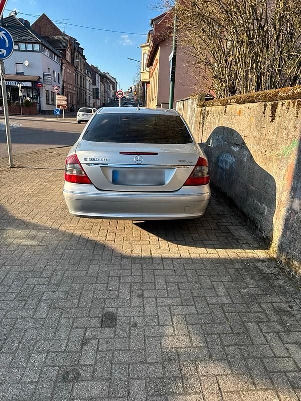 Gebraucht Mercedes E320 224 PS (164 kW) 2006 Grau Limousine