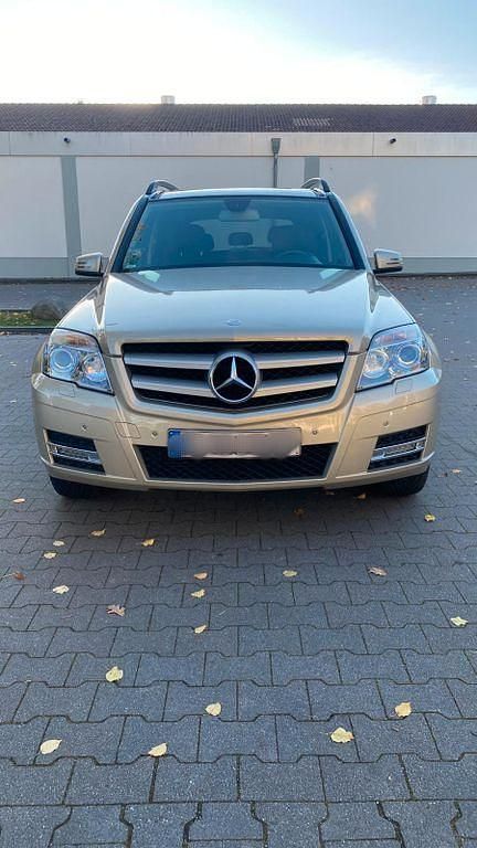Beige Gebraucht 2011 Mercedes GLK220 SUV | 11.300 € (Guter Preis) - Bild 1/4