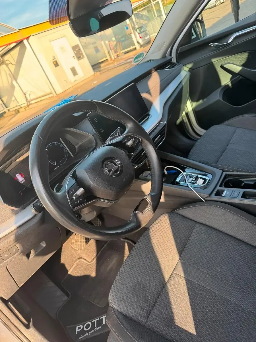 Gebraucht Skoda Octavia 150 PS (110 kW) 2022 Weiß Kombi