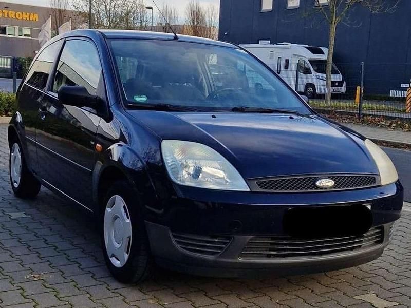 Gebraucht Ford Fiesta Basis 60 PS (44 kW) 2004 Blau Kleinwagen