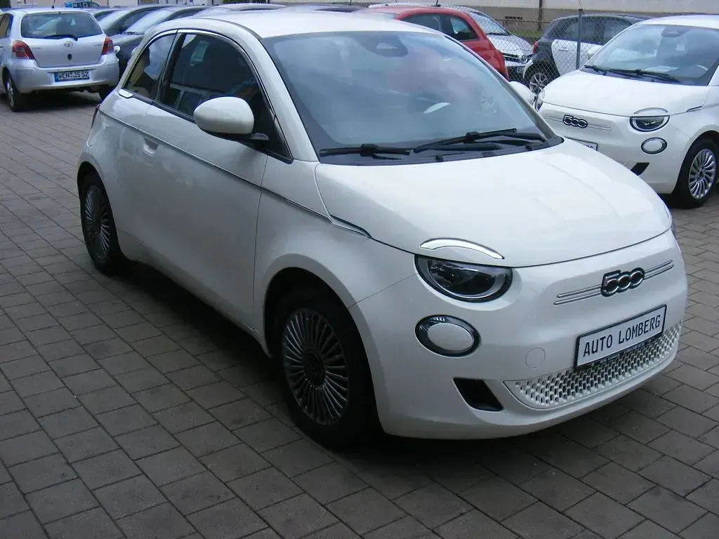Gebraucht Fiat 500e Basis 86 kW (118 PS) 2023 Weiß Kleinwagen