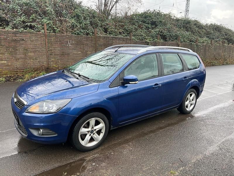 Second-hand Ford Focus Style 109 CP (80 kW) 2010 Albastru Berlinǎ