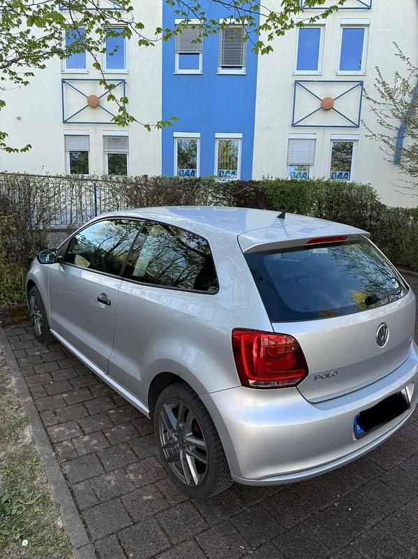 Gebraucht VW Polo 75 PS (55 kW) 2013 Silber Kleinwagen