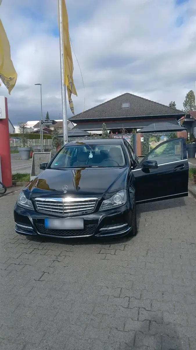 Gebraucht Mercedes C200 184 PS (135 kW) 2012 Schwarz Limousine