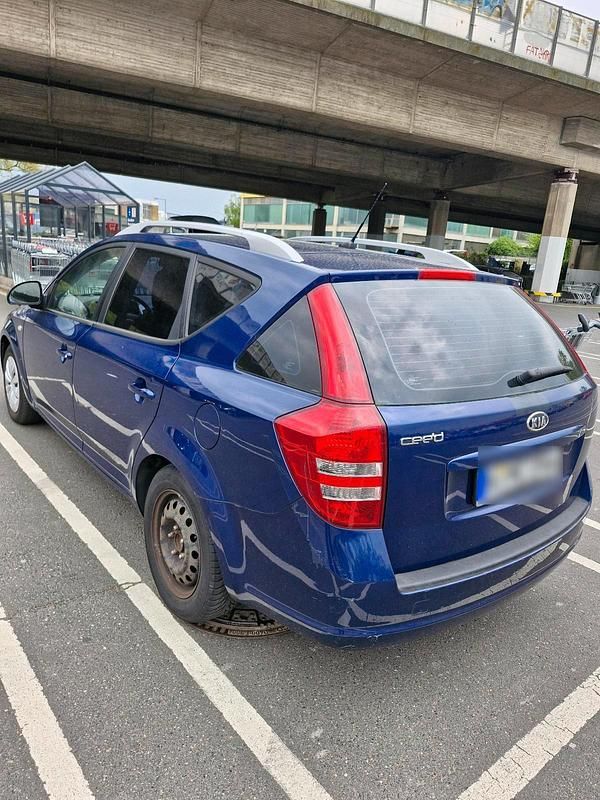 Gebraucht Kia Ceed 143 PS (105 kW) 2008 Blau Kleinwagen