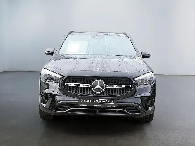 Gebraucht Mercedes GLA220 Progressive 190 PS (139 kW) 2025 Schwarzlack kosmosschwarz (metallic) SUV