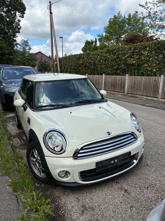 Weiß Gebraucht 2012 Mini ONE Kleinwagen | 5.200 € (Fairer Preis) - Bild 1/4