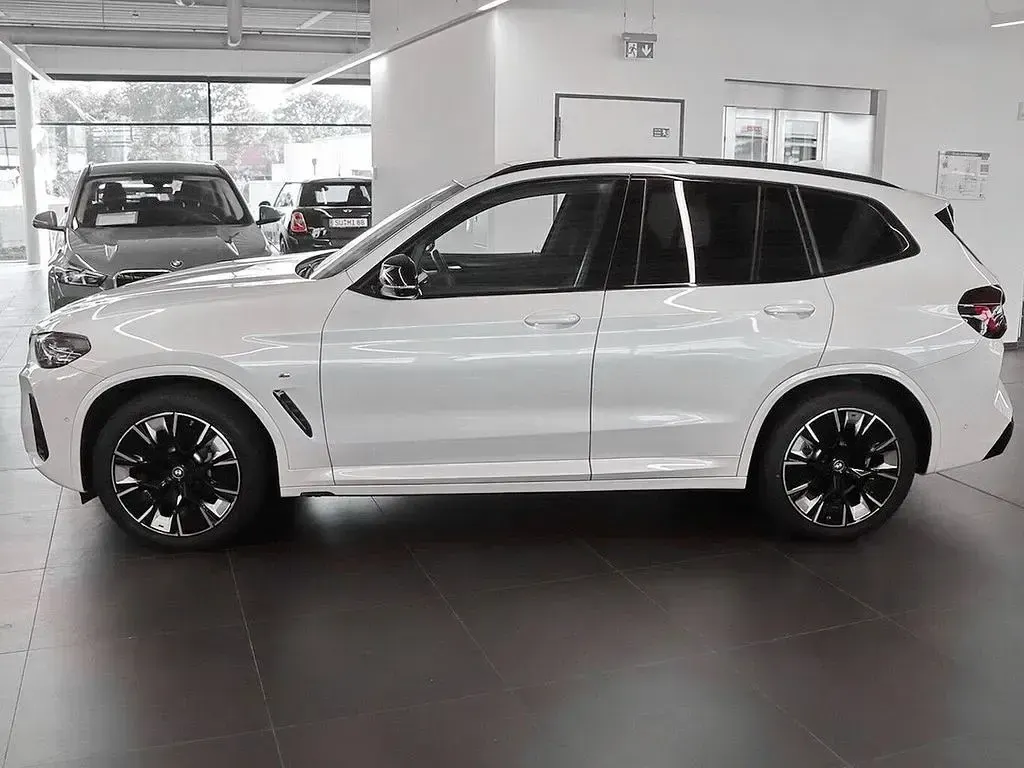 Gebraucht BMW iX3 Impressive 210 kW (286 PS) 2024 Minerallweiss SUV