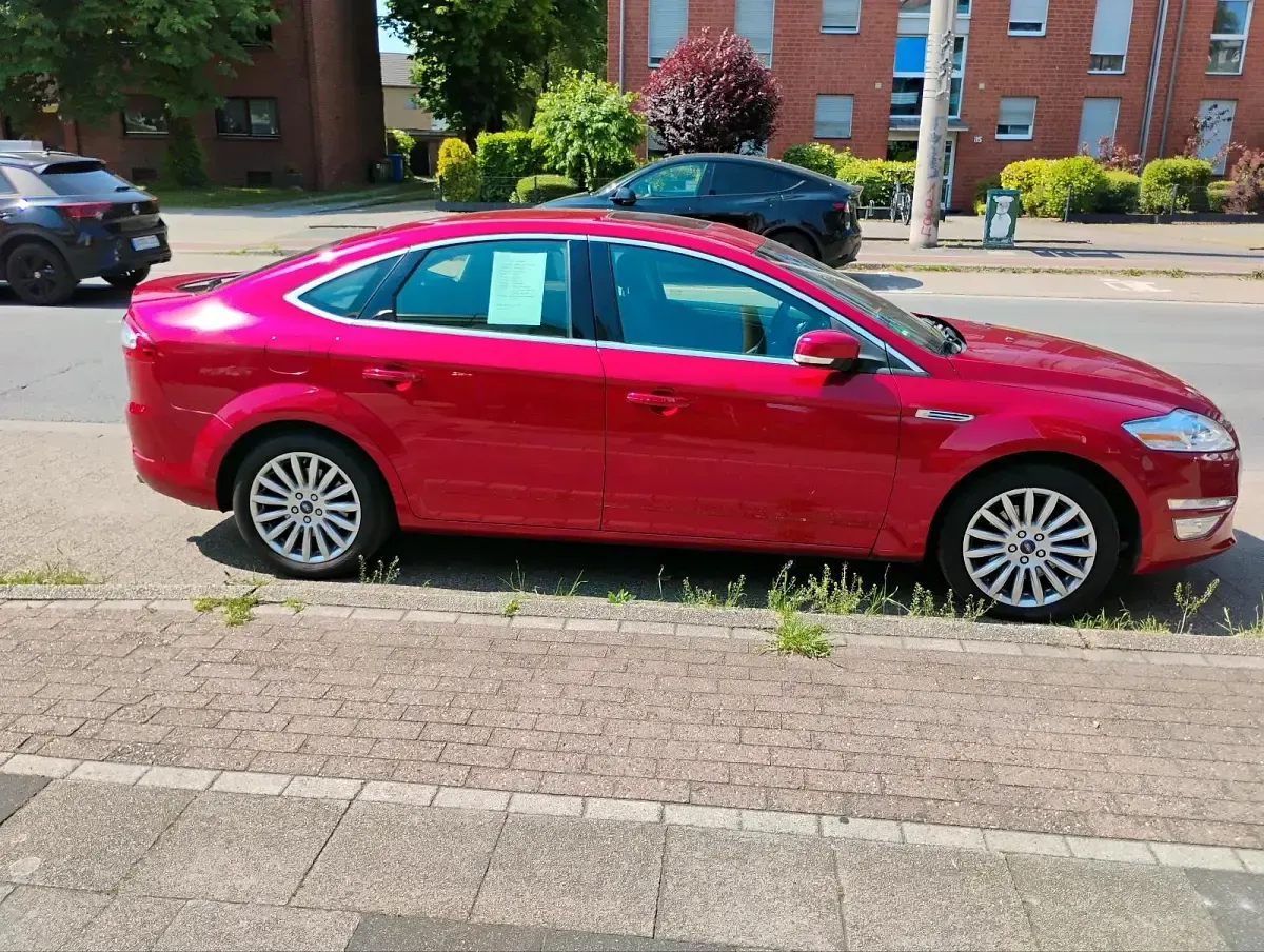 Używany Ford Mondeo 203 KM (149 kW) 2014 Czerwony Sedan/Limuzyna