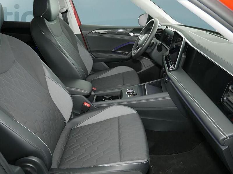 Gebraucht VW Tiguan 150 PS (110 kW) 2025 Rot SUV