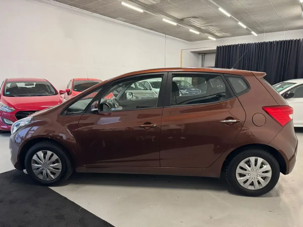 Gebraucht Hyundai ix20 Edition 90 PS (66 kW) 2012 Braun Kleinwagen
