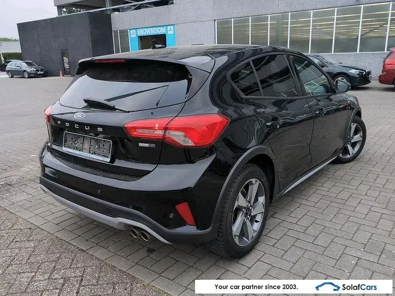 Używany Ford Focus Active 125 KM (91 kW) 2022 Czarny Sedan/Limuzyna