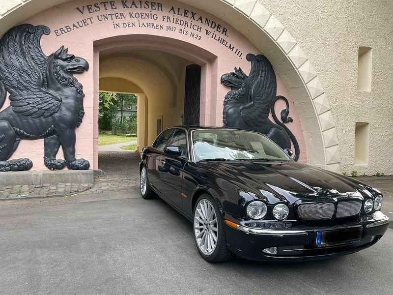 Używany Jaguar XJ6 238 KM (175 kW) 2004 Czarny Sedan/Limuzyna