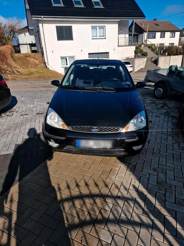 Gebraucht Ford Focus 116 PS (85 kW) 2002 Schwarz Limousine