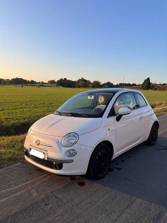 Weiß Gebraucht 2008 Fiat 500 Lounge Limousine | 4.390 € (Fairer Preis) - Bild 1/4