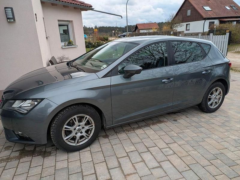 Gebraucht Seat Leon Style 150 PS (110 kW) 2014 Grau Limousine
