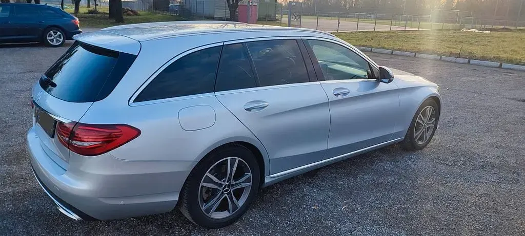 Gebraucht Mercedes C220 194 PS (142 kW) 2019 Silber Limousine
