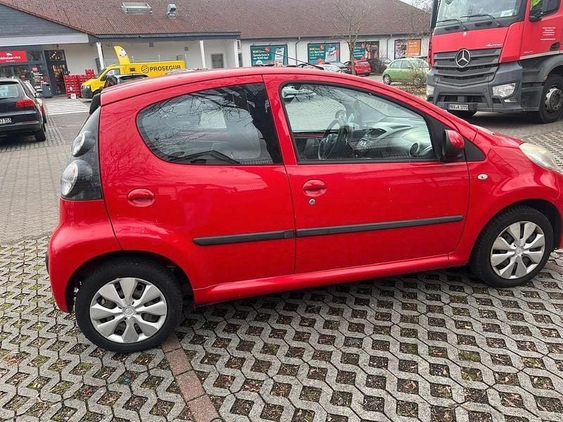 Gebraucht Citroën C1 Chic 68 PS (50 kW) 2010 Rot Kleinwagen