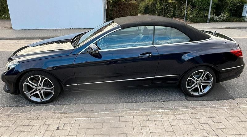 Gebraucht Mercedes E350 274 PS (201 kW) 2015 Blau Cabrio