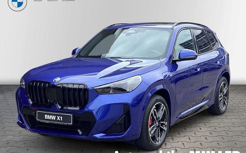Blau Neu 2025 BMW X1 Luxury Line SUV | 57.998 € (Teuer) - Bild 1/4