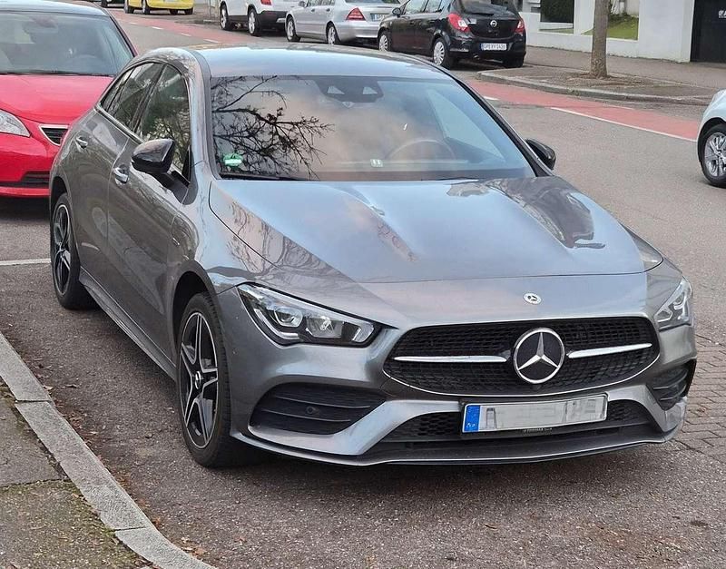 Gebraucht Mercedes CLA250e AMG line 160 PS (117 kW) 2020 Grau Limousine