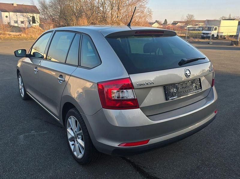 Gebraucht Skoda Rapid Ambition 122 PS (89 kW) 2014 Grau Limousine