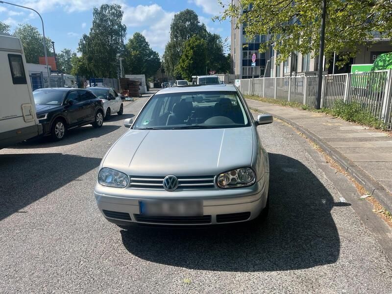 Grau Gebraucht 2000 VW Golf IV Kleinwagen | 700 € (Superpreis) - Bild 1/4